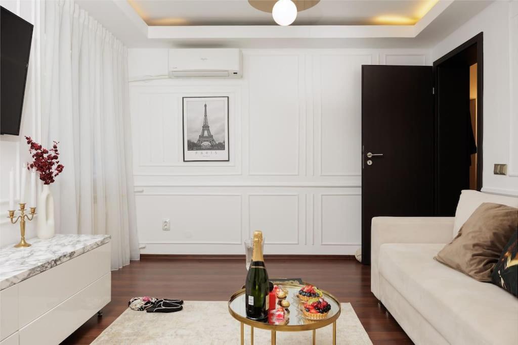 Little Paris Boutique Apartment Bucharest Exterior photo